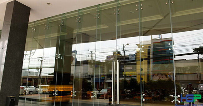 MẶT DỰNG KÍNH SPIDER LÀ GI?