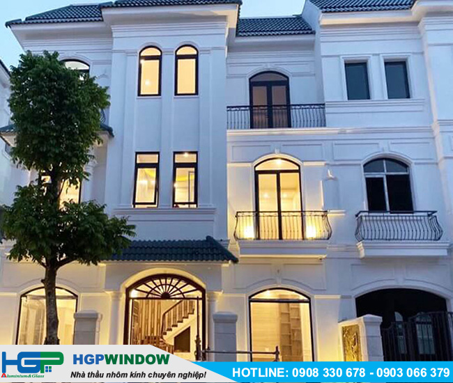 # NHẬN THI CÔNG CỬA NHÔM KÍNH TẠI ĐÀ...